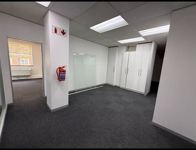 144M² OFFICE TO LET IN RIVIERA